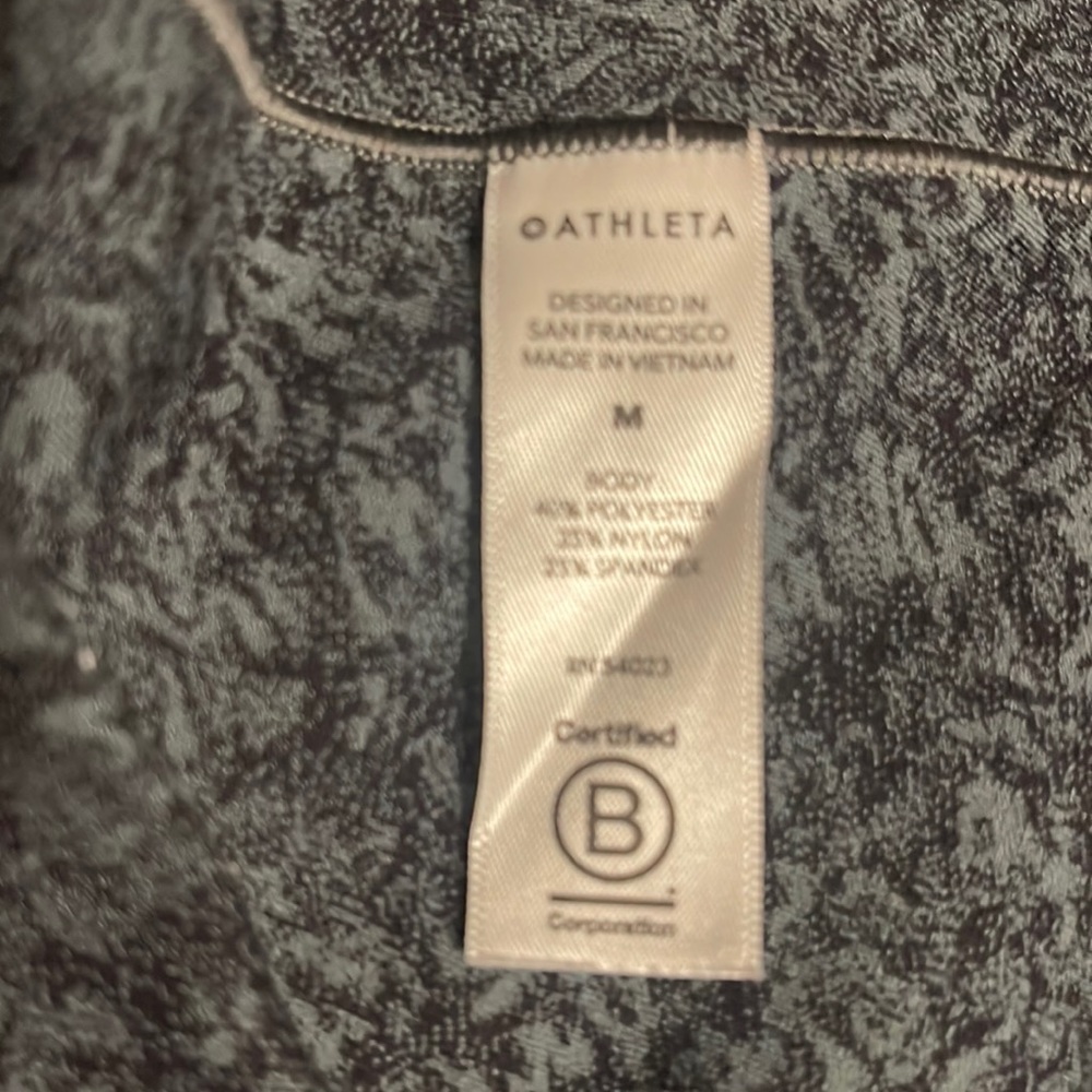 Athletica workout pants gonna look fit in the gym